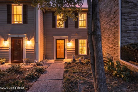 Townhouse For Sale - 125 Dorsey Station Rd<br/> Louisville, KY 40223