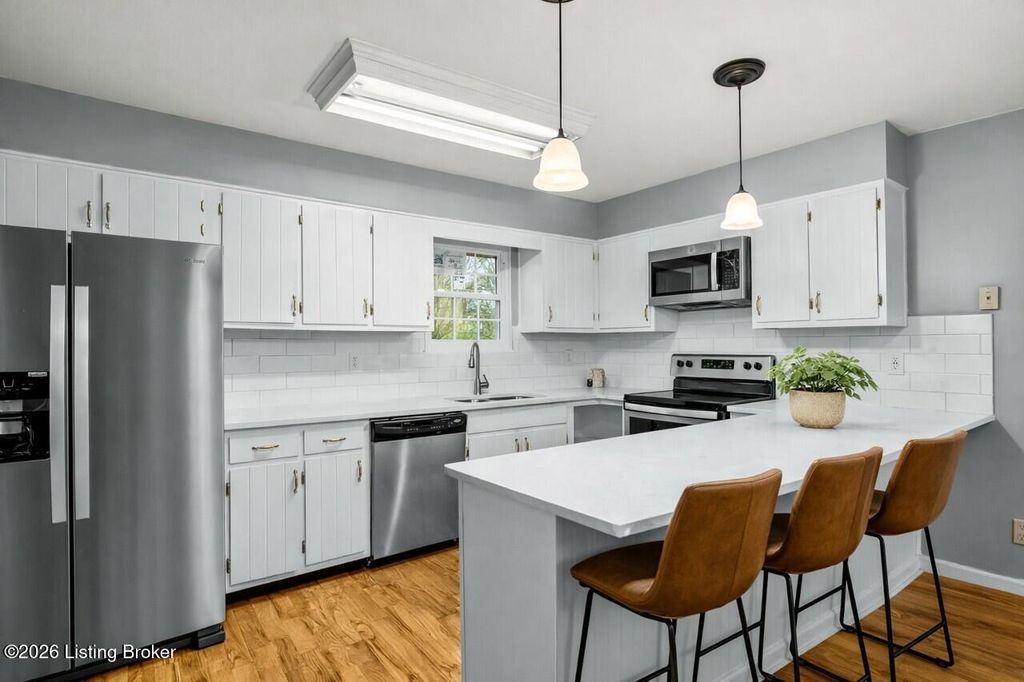 Photo of 215 Darrell Dr, Elizabethtown, KY 42701 (MLS # 1708360)