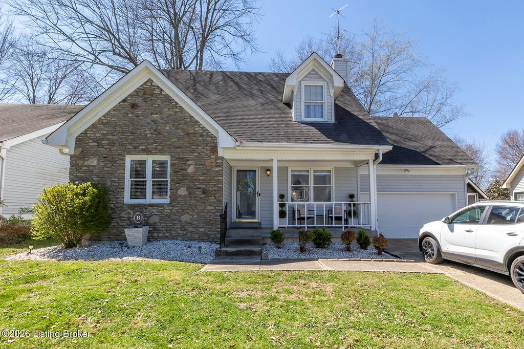 Photo of 514 Vineleaf Dr, Louisville, KY 40222 (MLS # 1716517)