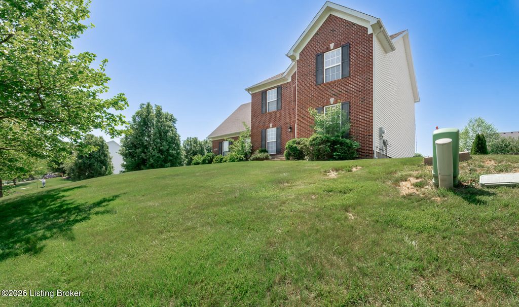Photo of 2200 Northgate Ct, La Grange, KY 40031 (MLS # 1714087)