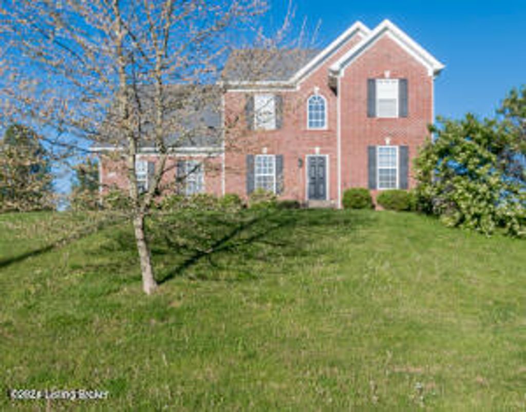 Photo of 2200 Northgate Ct, La Grange, KY 40031 (MLS # 1714087)