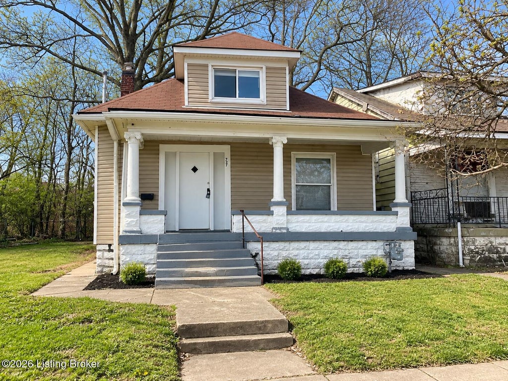 Photo of 727 Louis Coleman Jr Dr, Louisville, KY 40211 (MLS # 1730948)