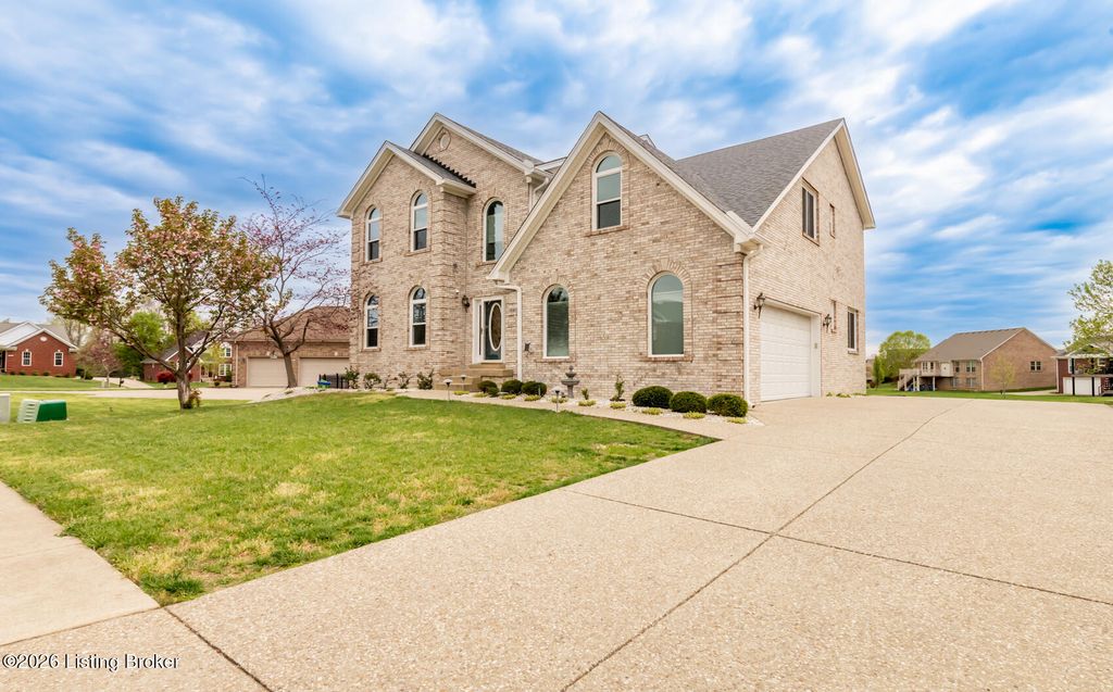 Photo of 10810 Bardstown Woods Blvd, Louisville, KY 40291 (MLS # 1714136)