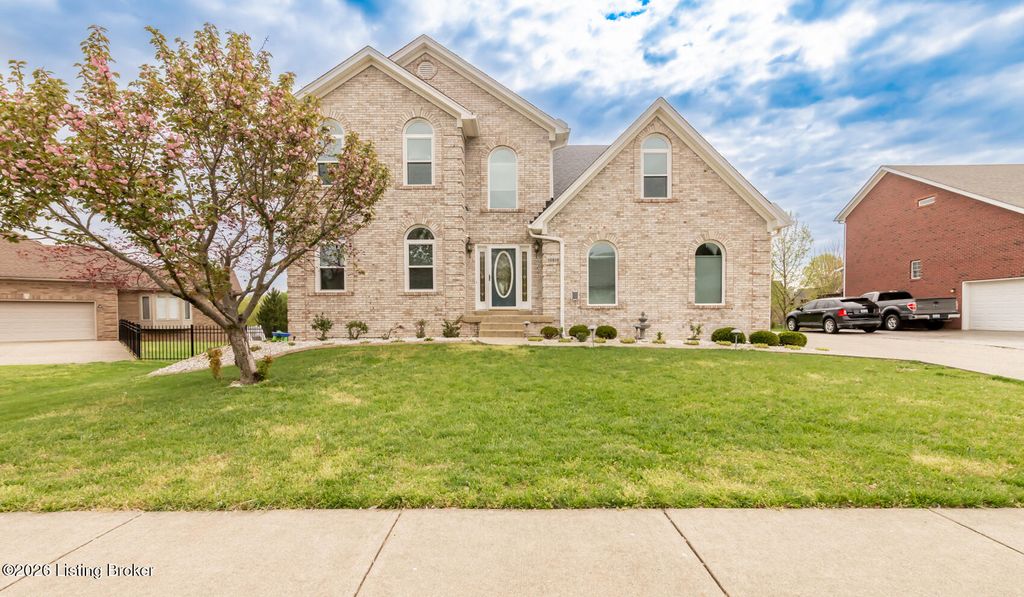 Photo of 10810 Bardstown Woods Blvd, Louisville, KY 40291 (MLS # 1714136)