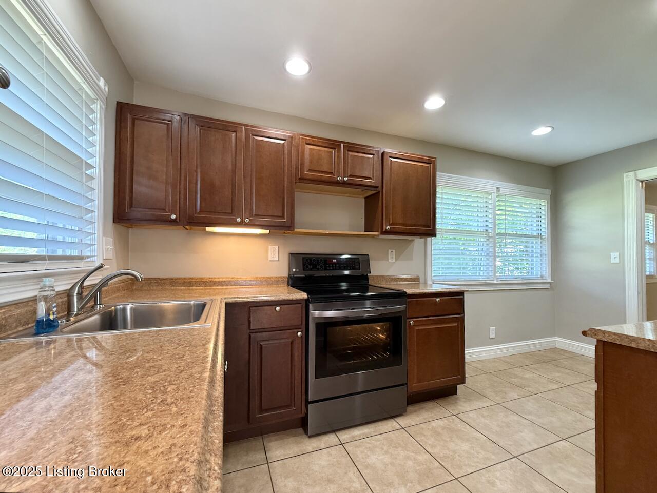 2903 Cambridge Rd, Louisville, Kentucky image 9