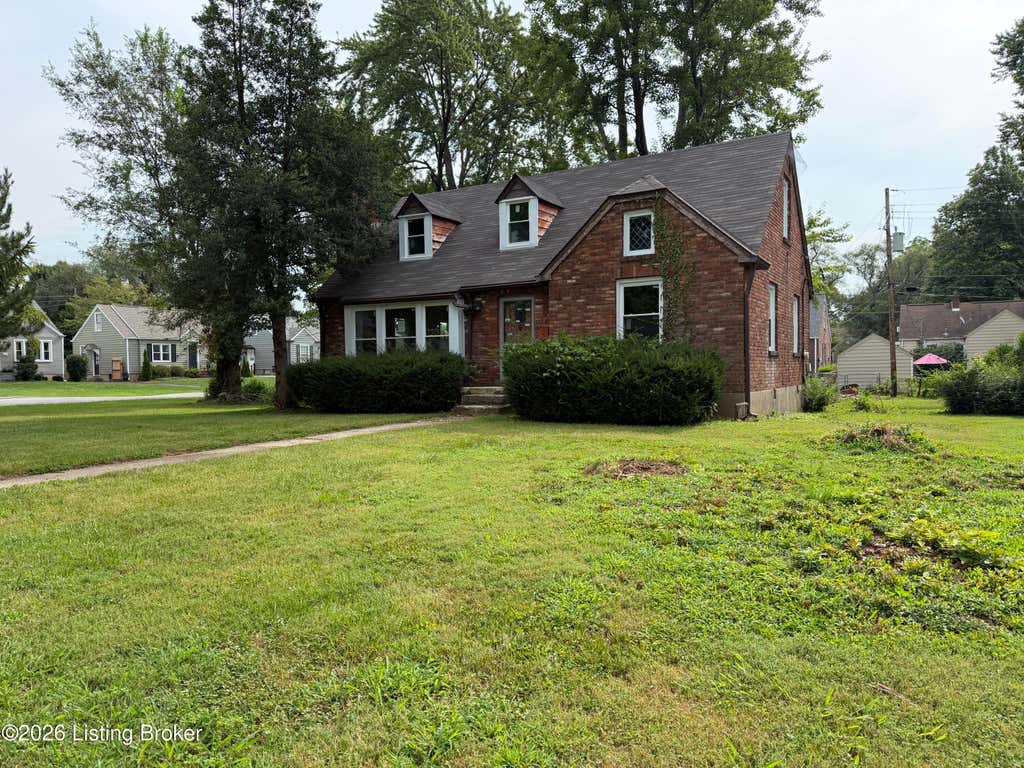 Photo of 221 Don Allen Rd, Louisville, KY 40207 (MLS # 1726375)