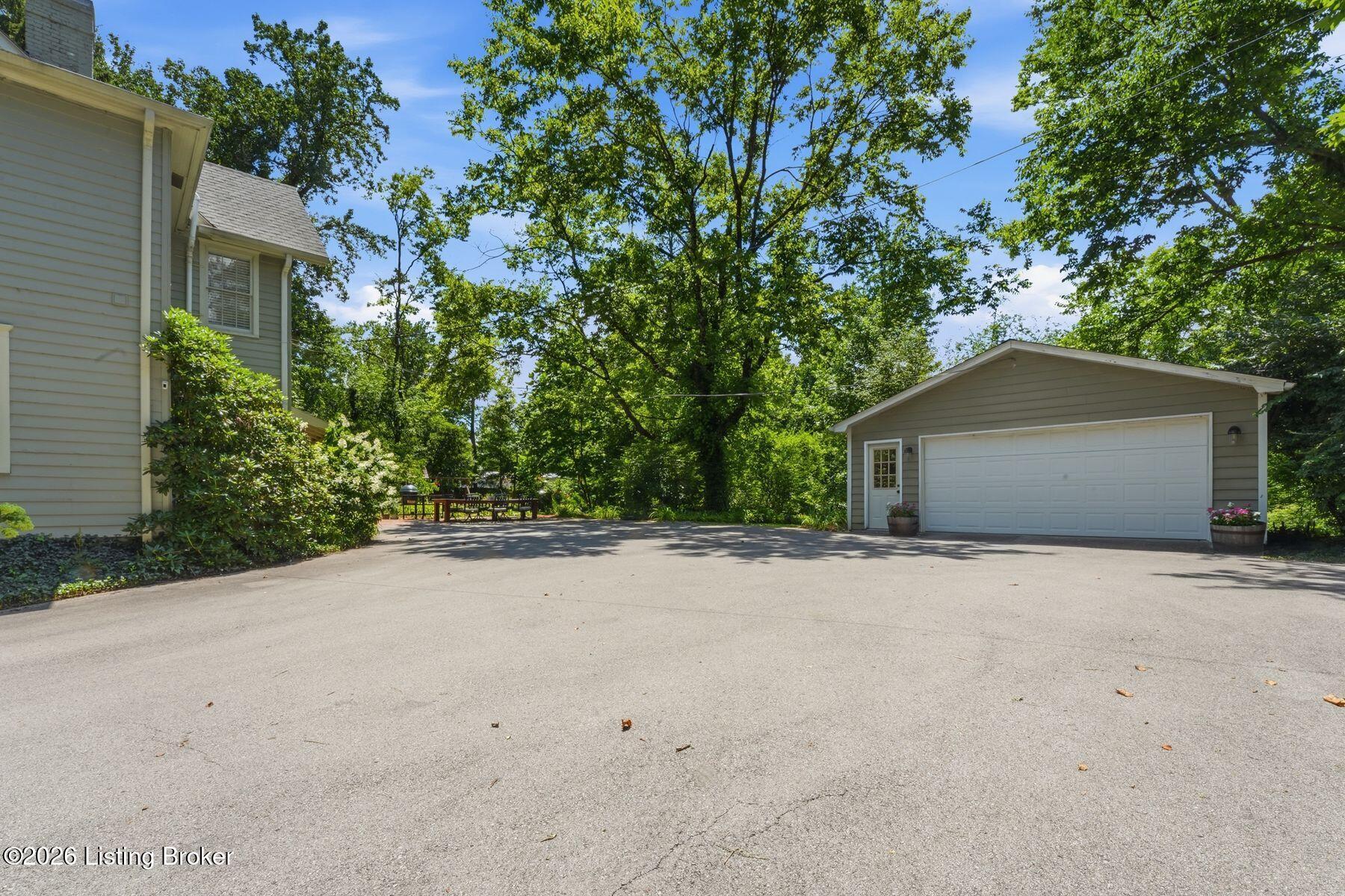 902 Bellewood Rd
