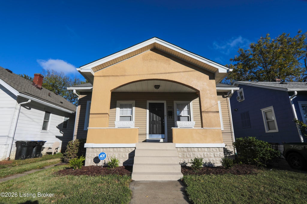 Photo of 721 N Barbee Way, Louisville, KY 40217 (MLS # 1732207)
