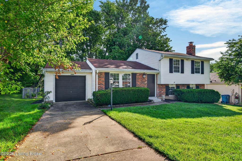 Photo of 7005 Apple Orchard Ln, Crestwood, KY 40014 (MLS # 1719227)