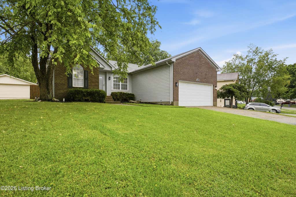 Photo of 8705 Lambach Ln, Louisville, KY 40220 (MLS # 1724834)