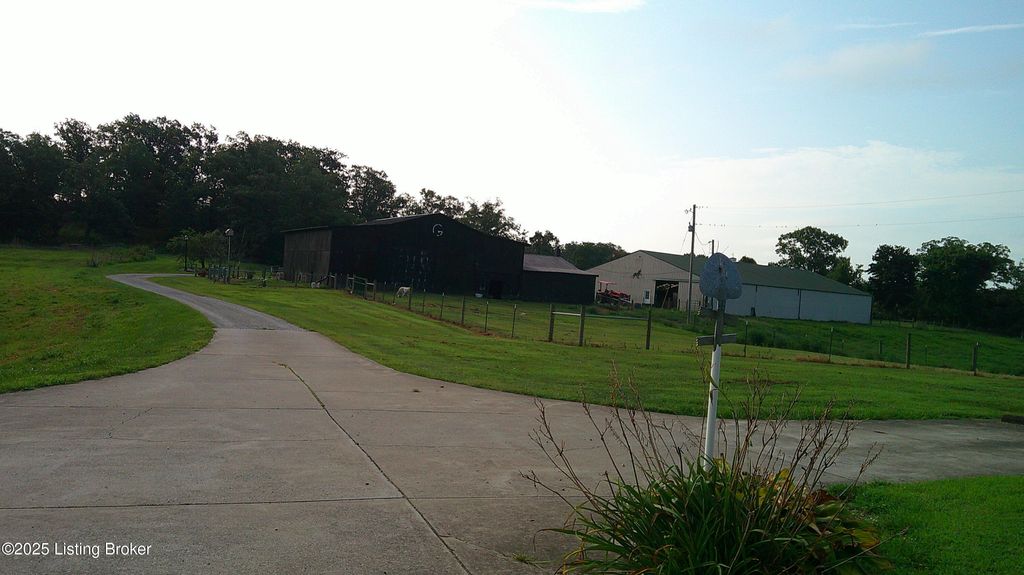 Photo of 2568 Holy Cross Rd, New Haven, KY 40051 (MLS # 1707637)