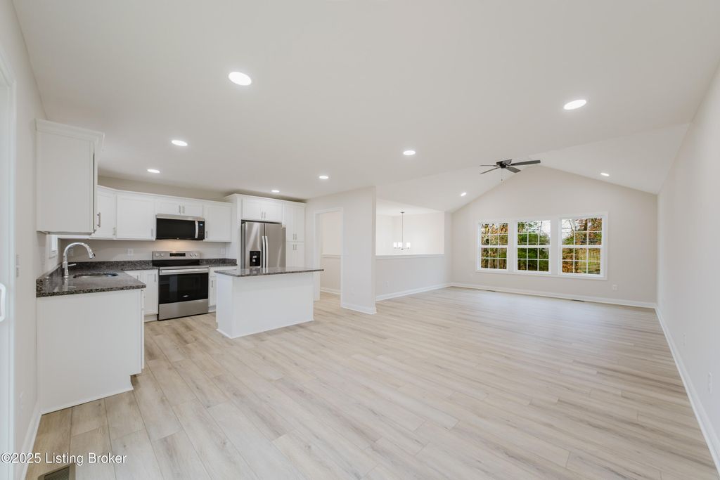 Photo of 200 Rock Ridge Rd, Brandenburg, KY 40108 (MLS # 1705144)