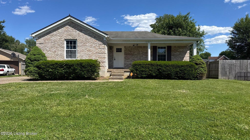 Photo of 10841 Dorton Dr, Louisville, KY 40272 (MLS # 1717184)