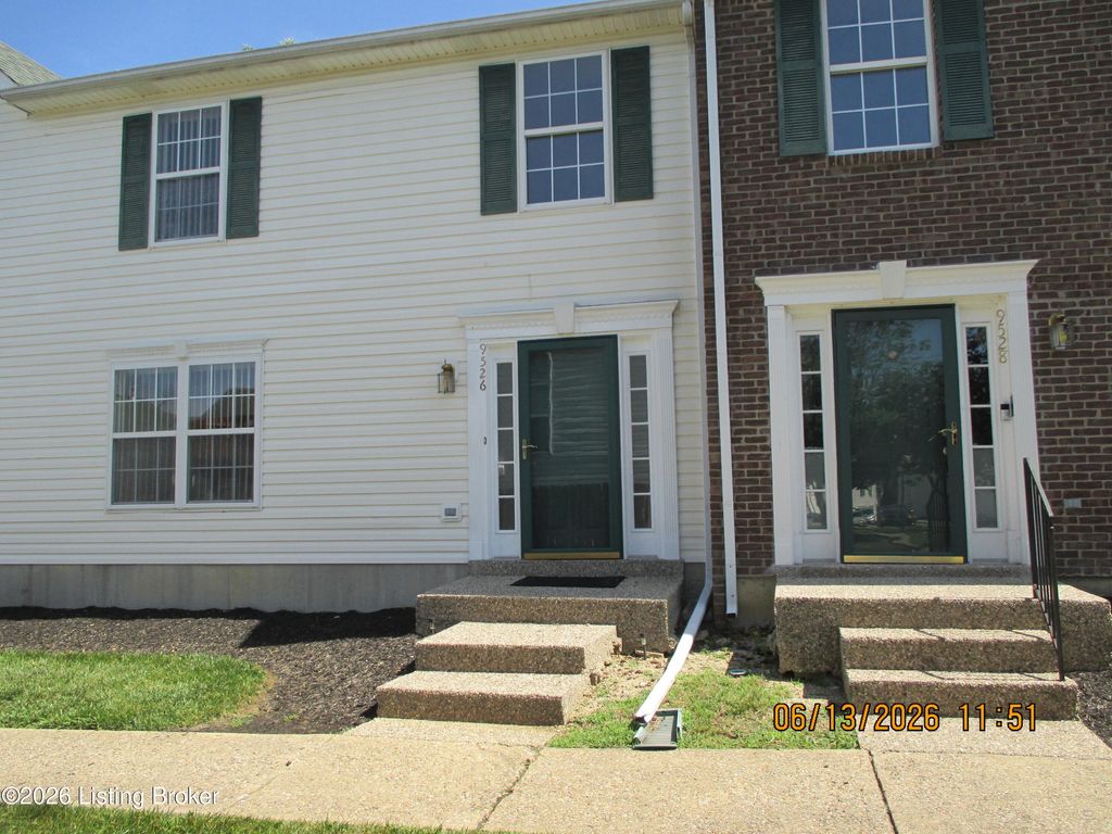 Photo of 9526 Bayberry Green Ln Ln, Louisville, KY 40291 (MLS # 1720421)