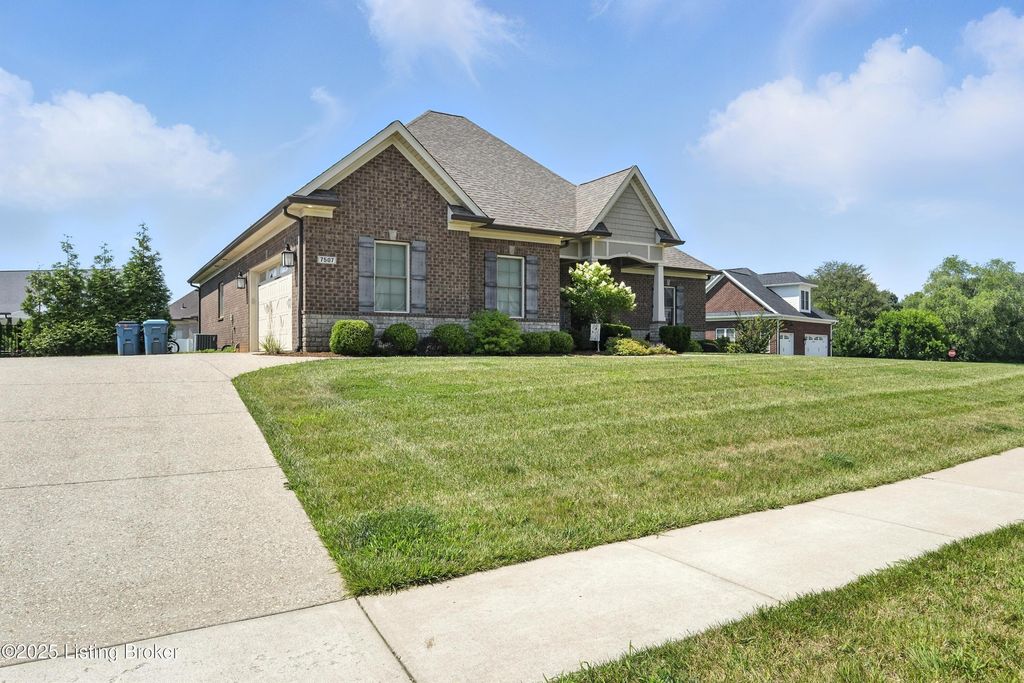 Photo of 7507 Greenfield Pl, Crestwood, KY 40014 (MLS # 1691533)