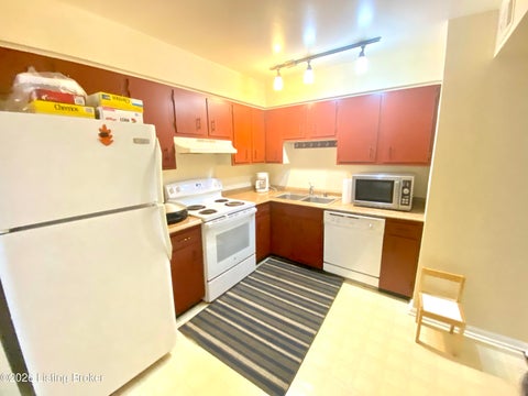 Tiny photo for 206 Flanders Ct #8, Louisville, KY 40218 (MLS # 1729693)