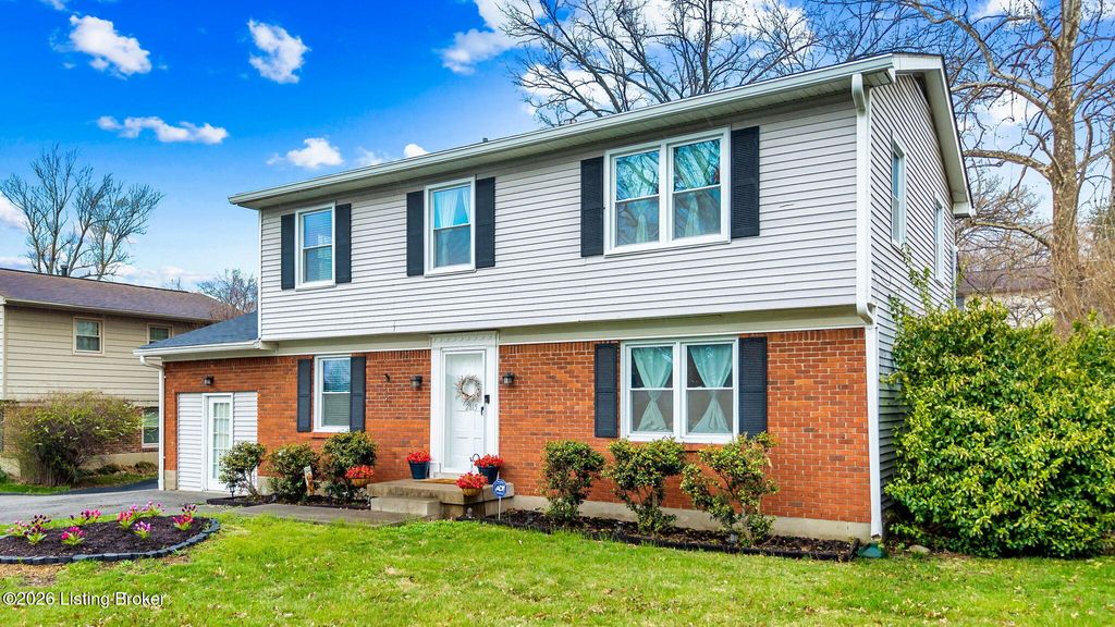 Photo of 2815 Goose Creek Rd, Louisville, KY 40242 (MLS # 1711215)