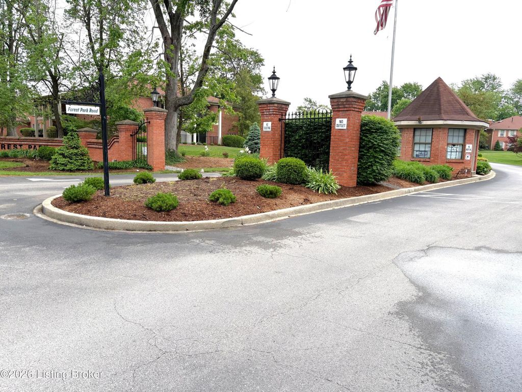 Photo of 708 Forest Park Rd, Louisville, KY 40223 (MLS # 1715706)