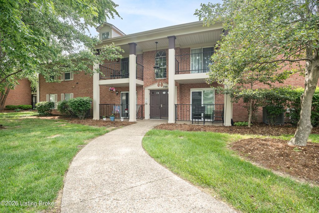 Photo of 708 Forest Park Rd, Louisville, KY 40223 (MLS # 1715706)