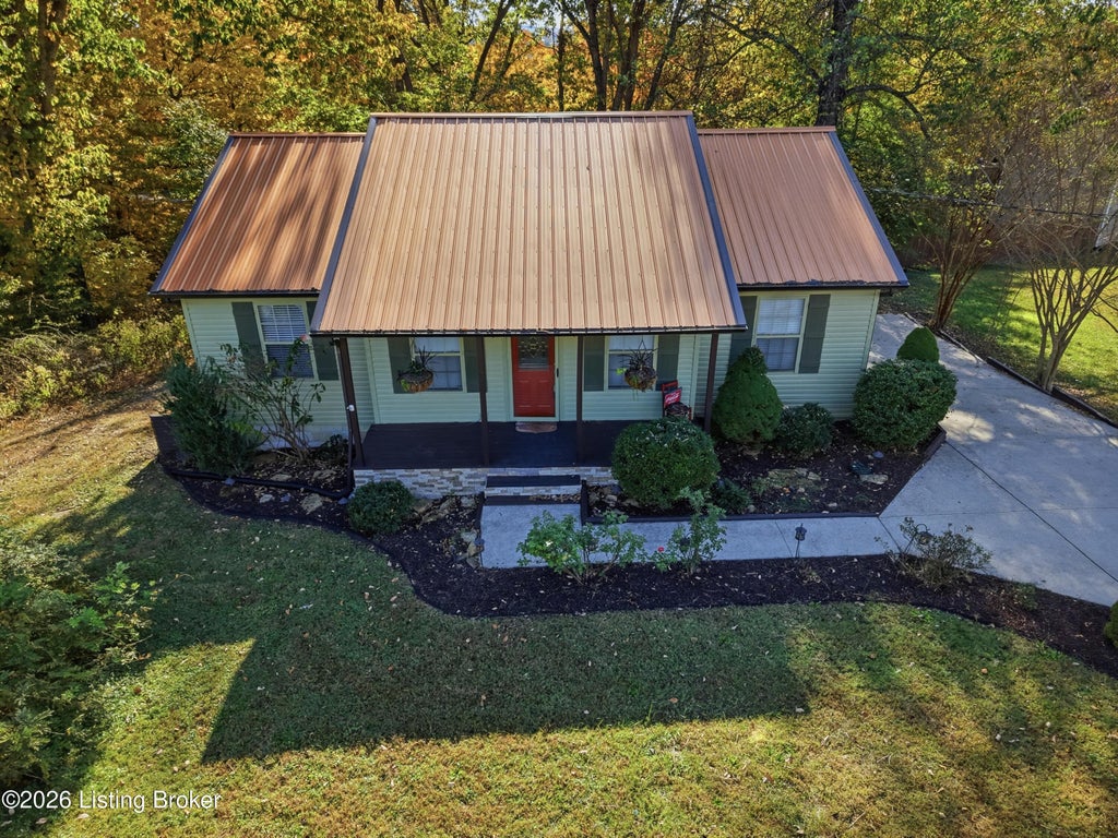Photo of 140 Cave Heights Ln, Falls Of Rough, KY 40119 (MLS # 1733065)