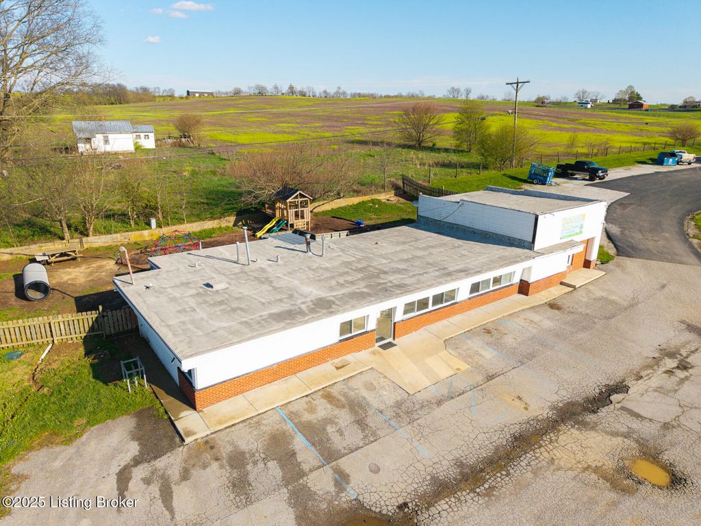 Photo of 1378 Eminence Rd, New Castle, KY 40050 (MLS # 1706458)