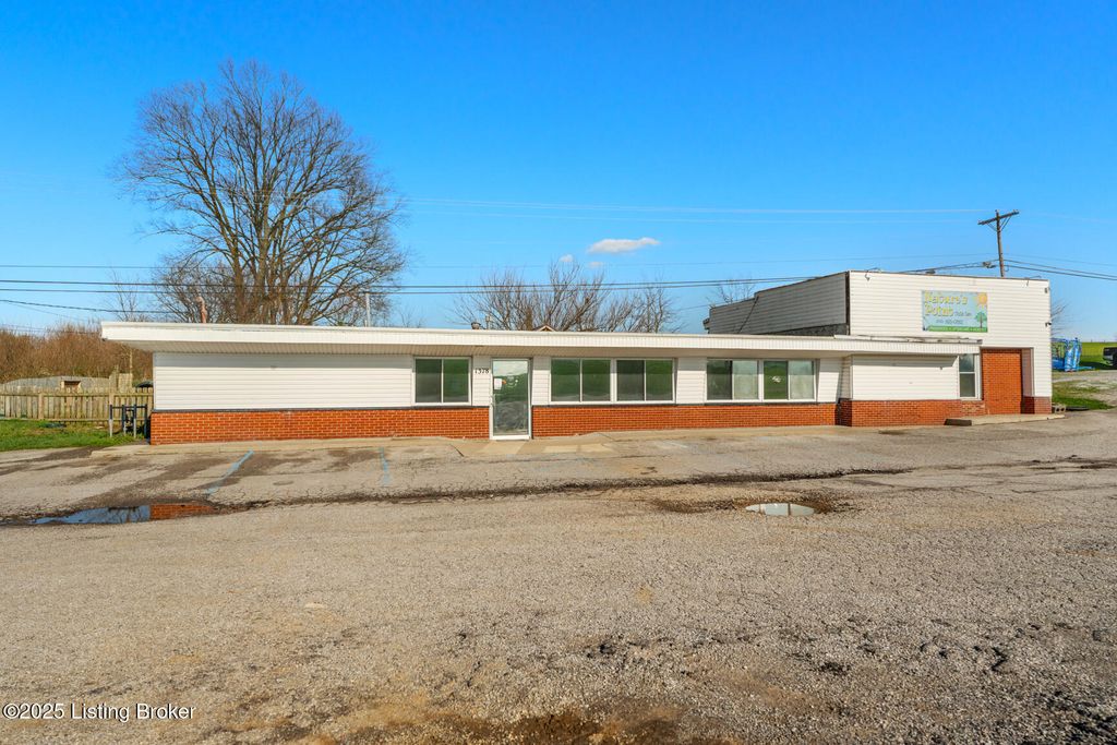 Photo of 1378 Eminence Rd, New Castle, KY 40050 (MLS # 1706458)