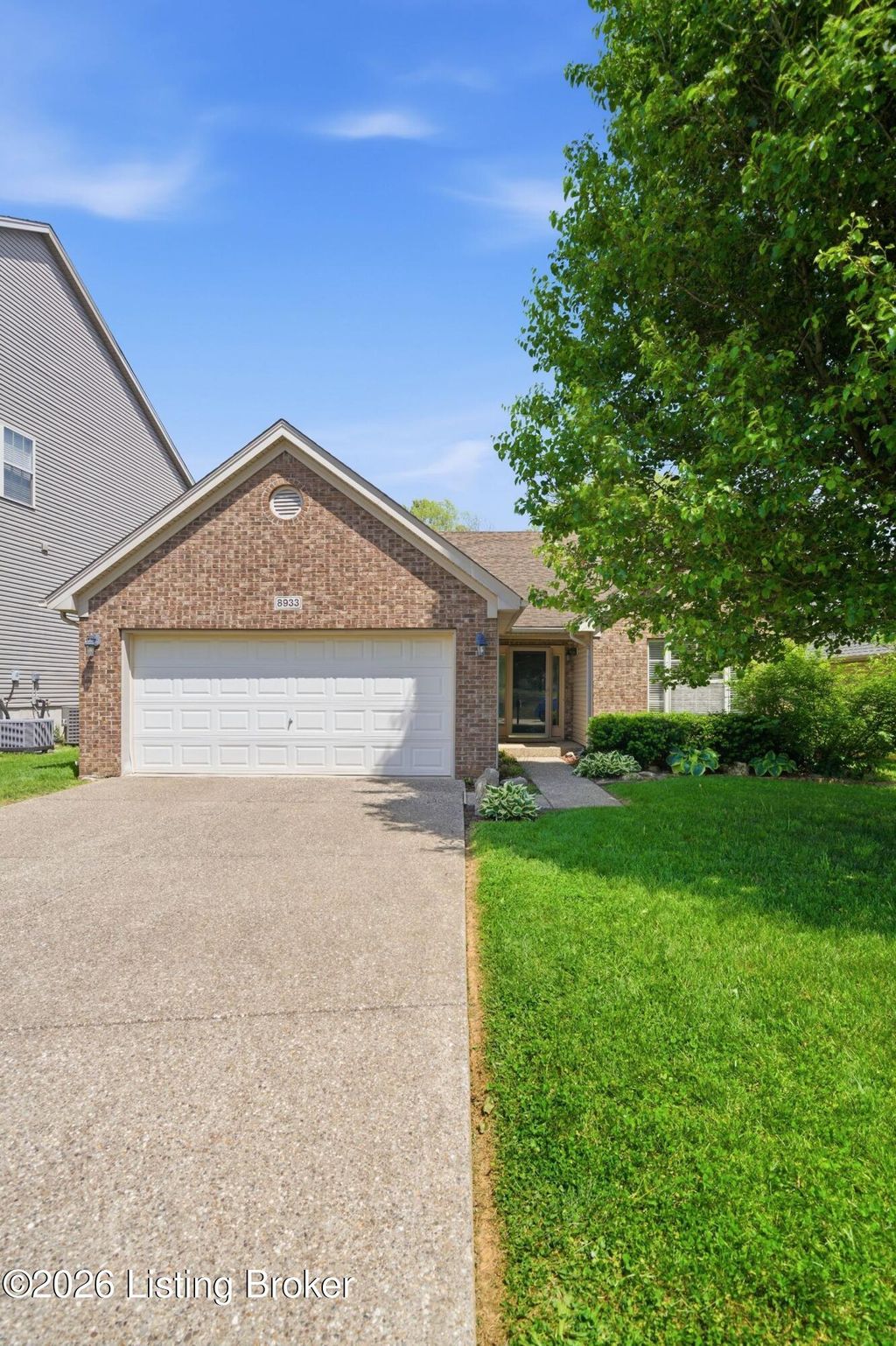 Photo of 8933 Eli Dr, Louisville, KY 40291 (MLS # 1716032)