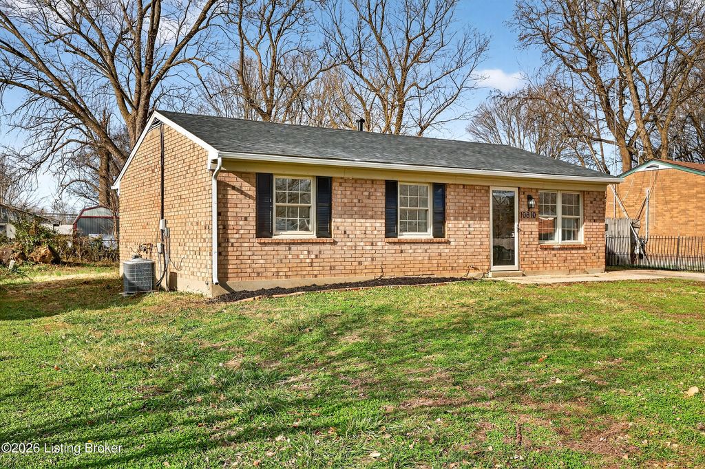 Photo of 10810 Dorton Dr, Louisville, KY 40272 (MLS # 1706781)