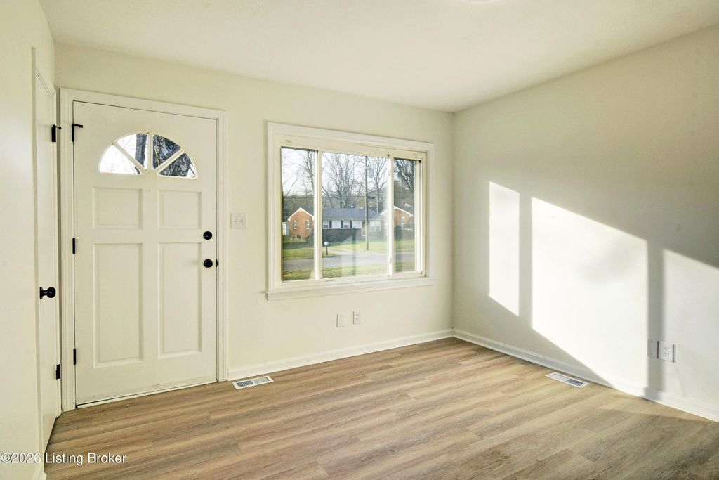 Photo of 10622 Charlene Dr, Fairdale, KY 40118 (MLS # 1712944)