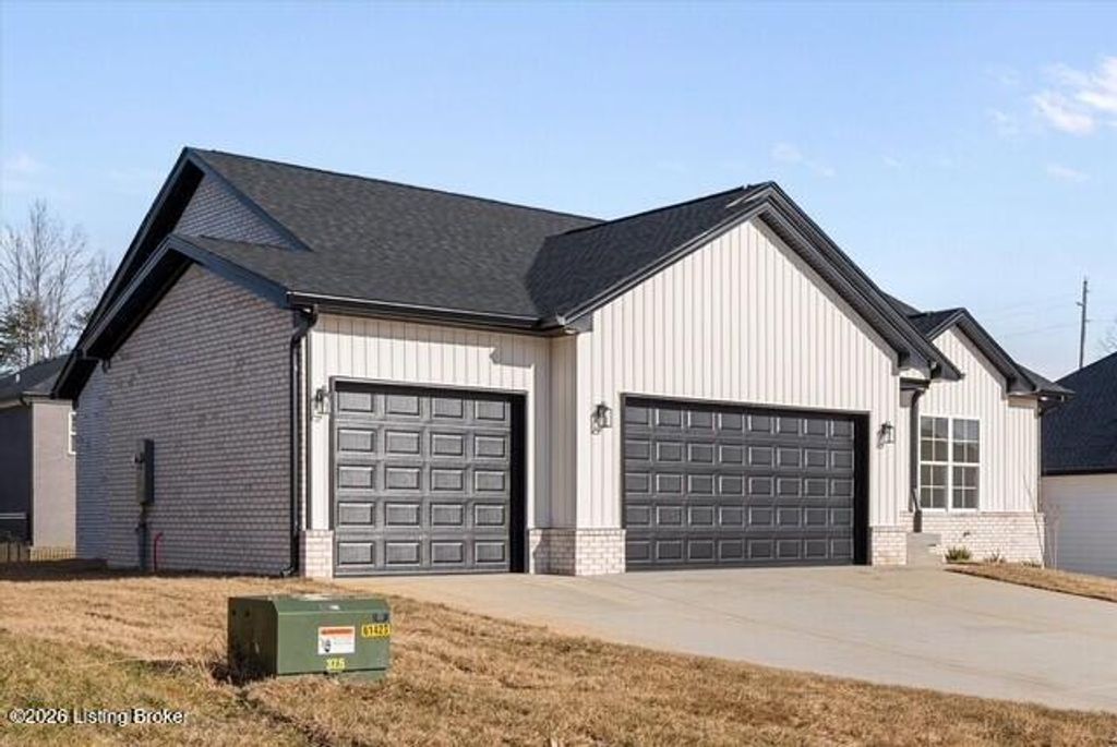 Photo of 150 Broken Arrow Ct, Mt Washington, KY 40047 (MLS # 1707775)