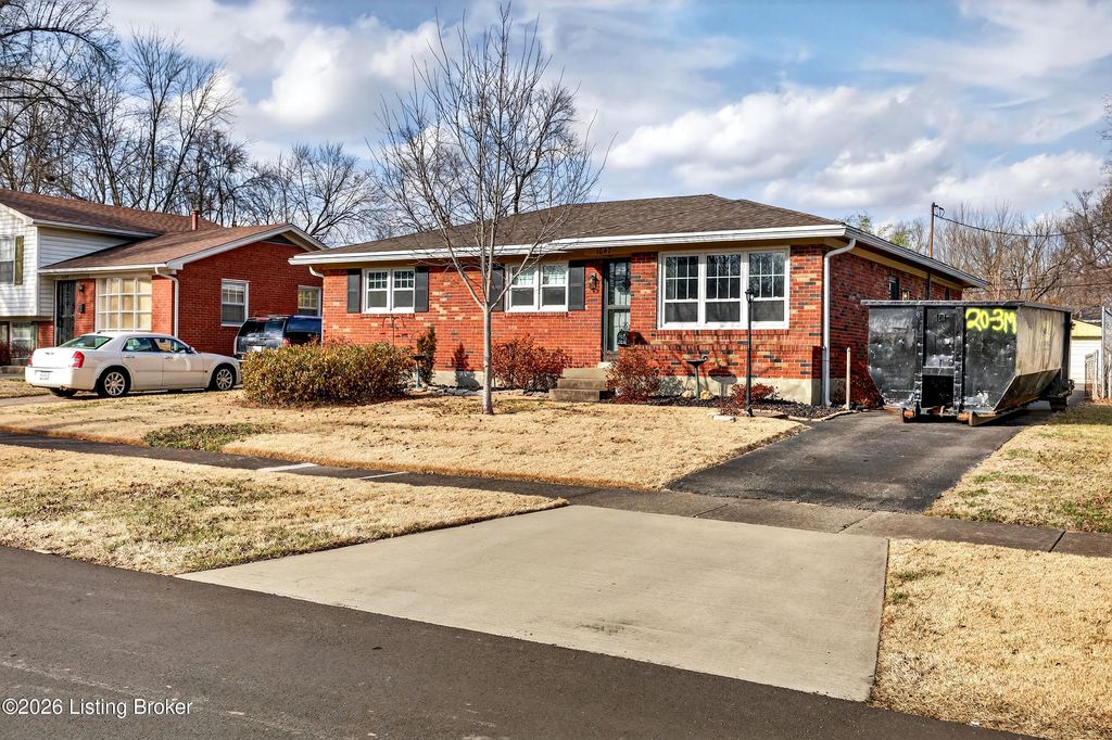 Photo of 1047 Clayborne Rd, Louisville, KY 40214 (MLS # 1709441)