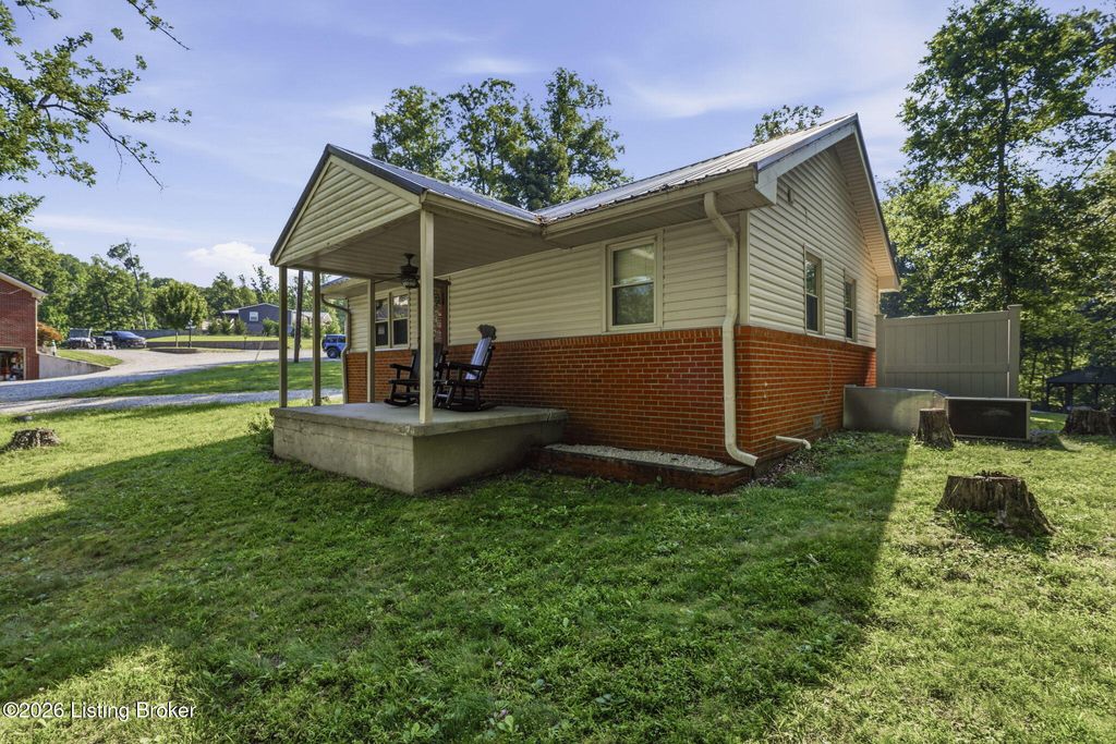 Photo of 133 Fairview Rdg Rd, Clarkson, KY 42726 (MLS # 1722138)