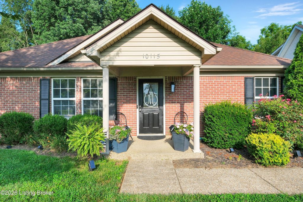 Photo of 10115 Lancewood Rd, Louisville, KY 40229 (MLS # 1724360)