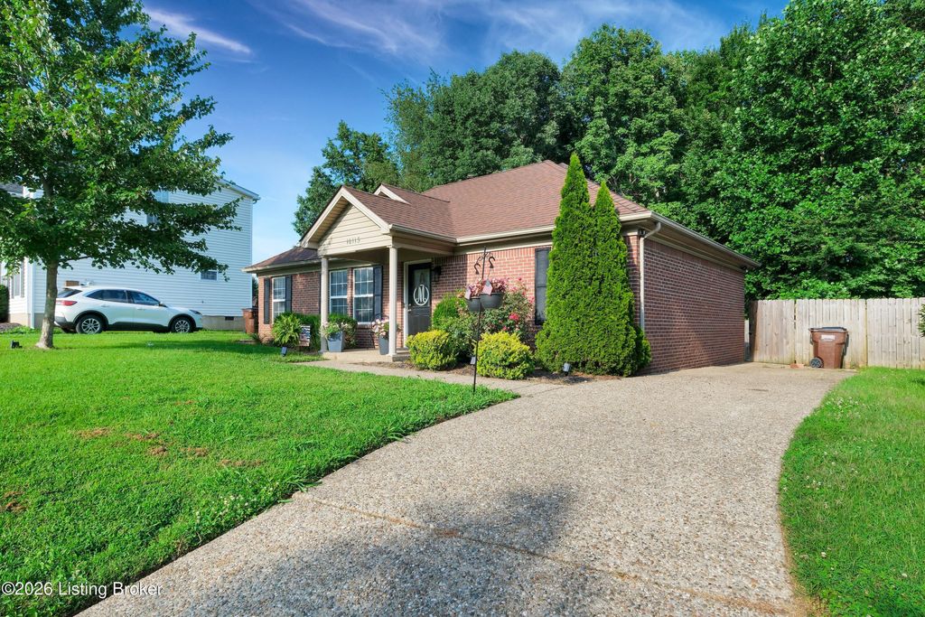 Photo of 10115 Lancewood Rd, Louisville, KY 40229 (MLS # 1724360)