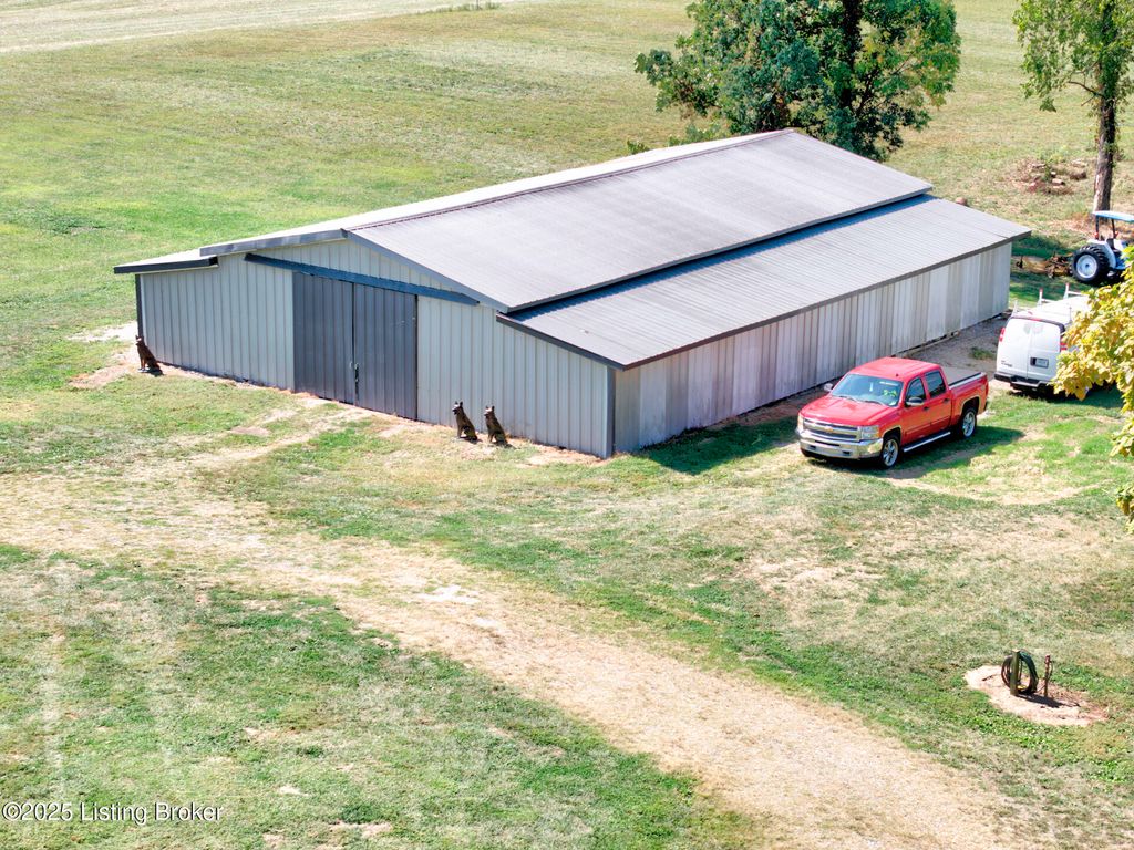 Photo of 875 Irish Ridge Rd, Bloomfield, KY 40008 (MLS # 1701437)