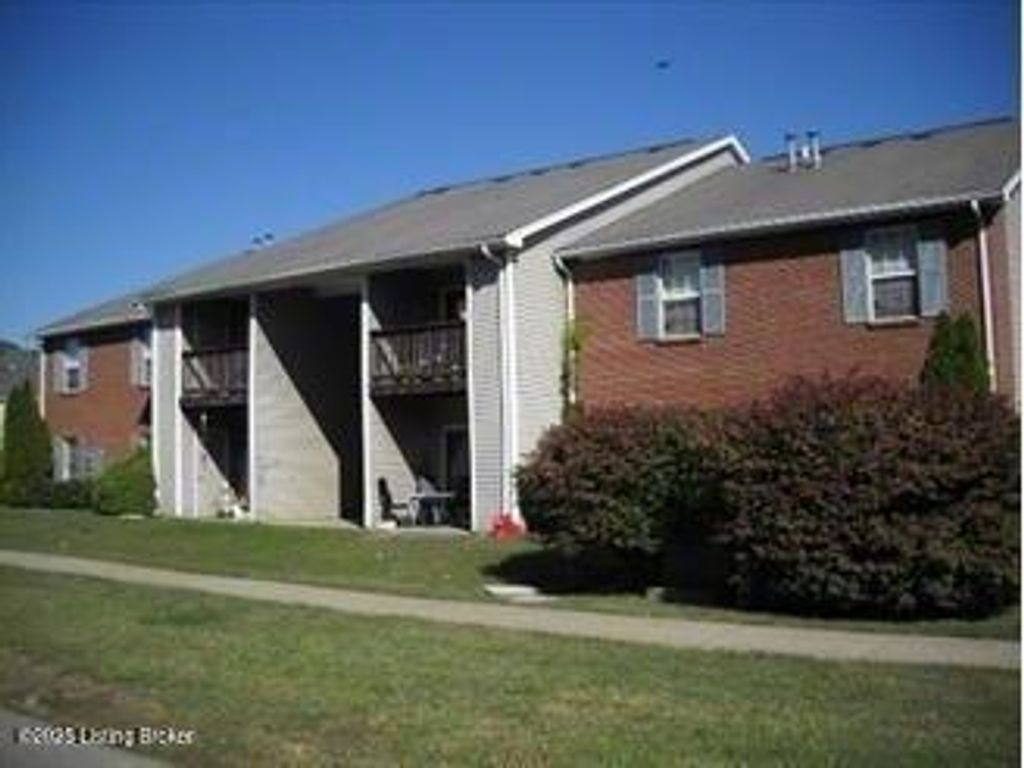 Photo of 4103 Blue Lick Ct #3, Louisville, KY 40229 (MLS # 1712599)
