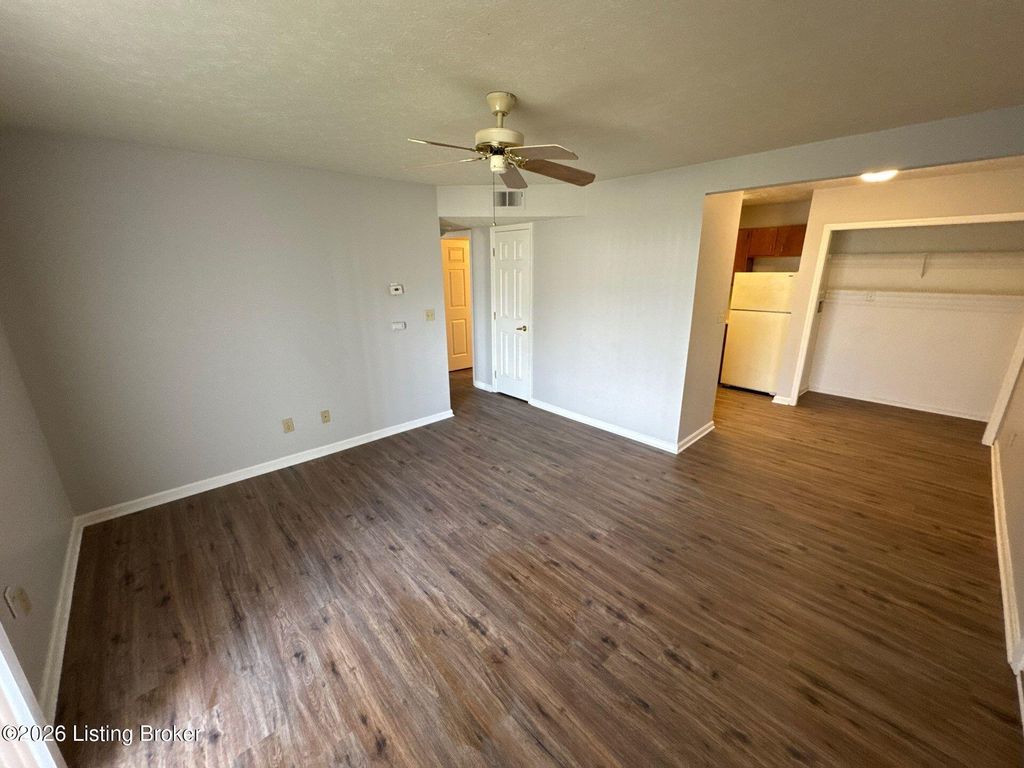 Photo of 4103 Blue Lick Ct #3, Louisville, KY 40229 (MLS # 1712599)