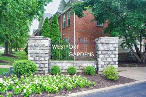 Condo For Sale - 1229 Westlynne Way #APT 5<br/> Louisville, KY 40222