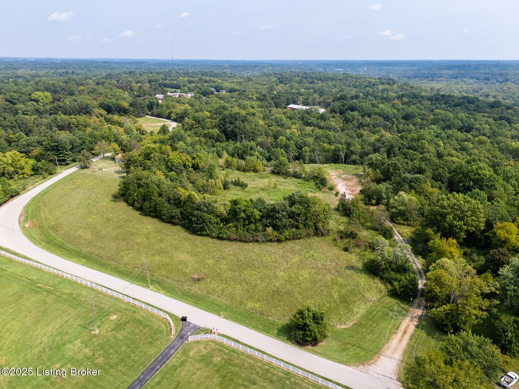 Photo of 4413 Hopewell Rd, Louisville, KY 40299 (MLS # 1716971)
