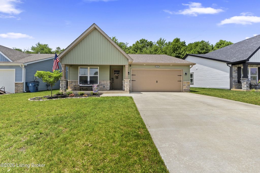 Photo of 6910 Nicolas Farms Ct, Louisville, KY 40229 (MLS # 1718961)