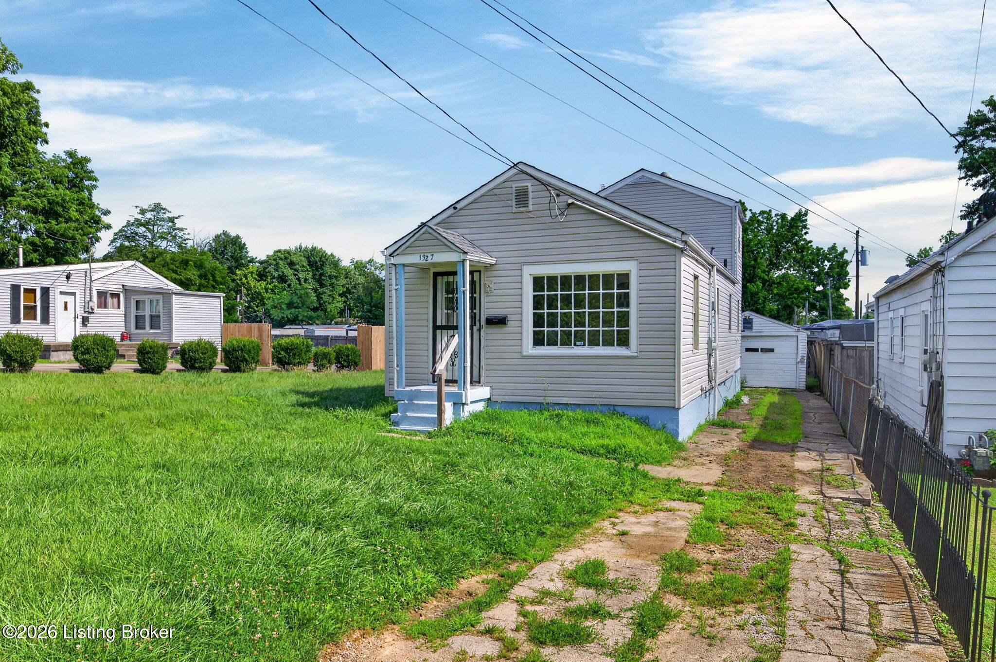 Photo 1 of 23 — 1327 Shingo Ave, Louisville, KY 40215