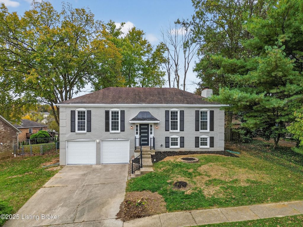 Photo of 12412 Crosswinds Dr, Louisville, KY 40243 (MLS # 1702322)