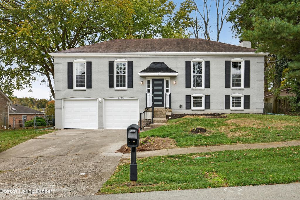 Photo of 12412 Crosswinds Dr, Louisville, KY 40243 (MLS # 1702322)