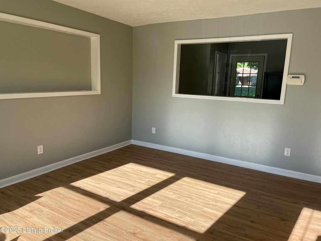 Photo of 7602 Randy Ct, Louisville, KY 40258 (MLS # 1705246)