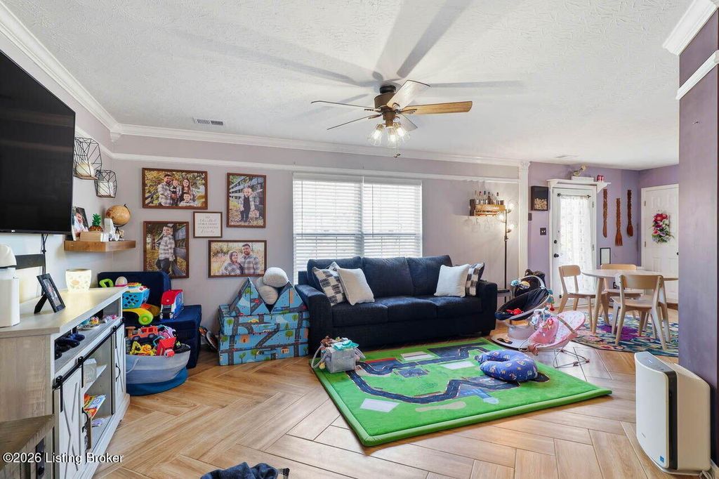 Photo of 5217 Sand Lake Dr, Louisville, KY 40272 (MLS # 1710182)