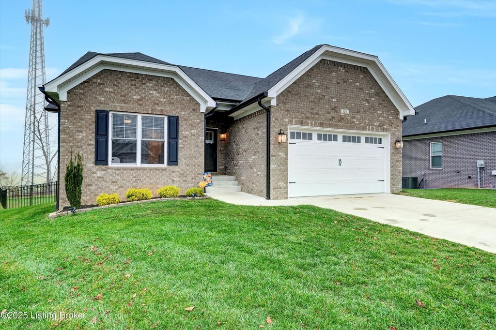 Photo of 120 Burlington Ct, Mt Washington, KY 40047 (MLS # 1704423)