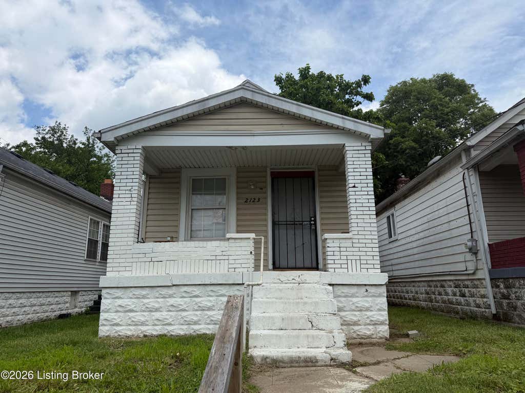 Photo of 2123 Dumesnil St, Louisville, KY 40210 (MLS # 1724649)