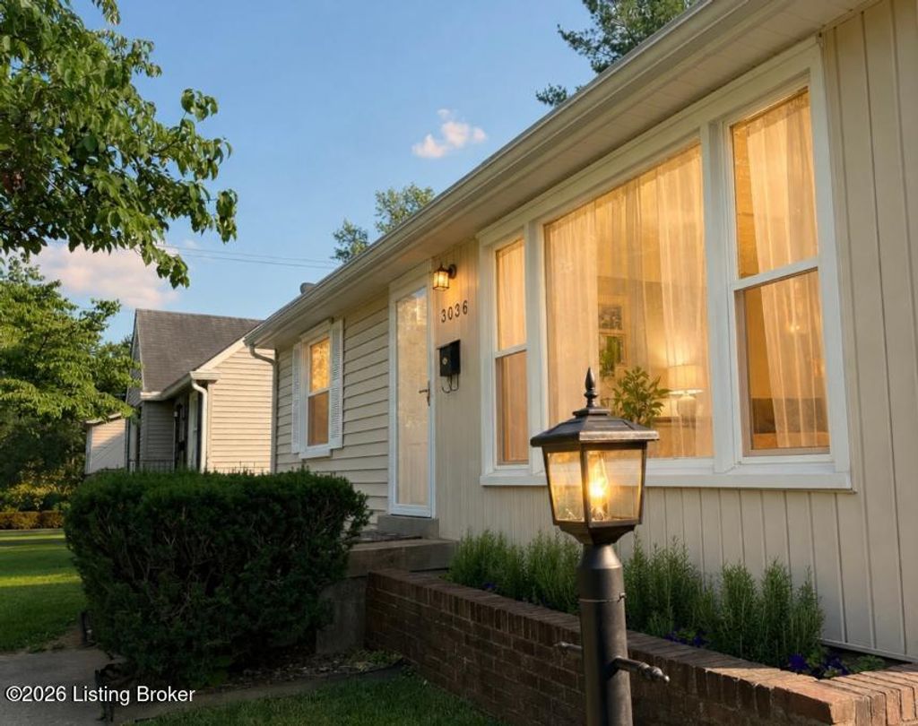 Photo of 3036 Talisman Rd, Louisville, KY 40220 (MLS # 1722904)