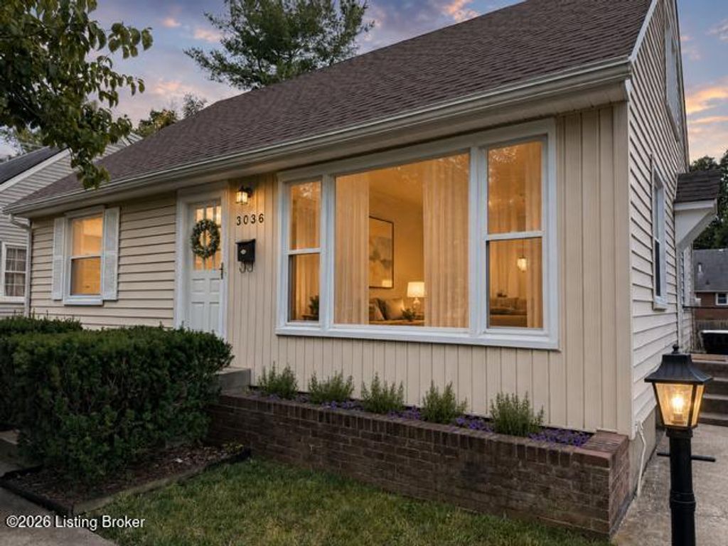 Photo of 3036 Talisman Rd, Louisville, KY 40220 (MLS # 1722904)