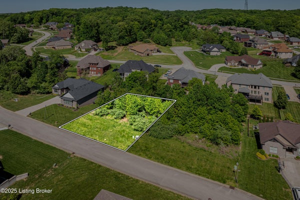 4107 SMARTY JONES DR, LOUISVILLE, KY 40214 - Image 3e5de8a6808f32c7220bcce2f45d833d/3086356227